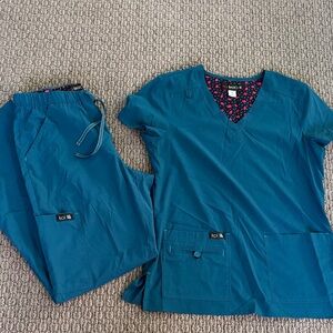 KOI Teal Scrub Set with Patterned Lining